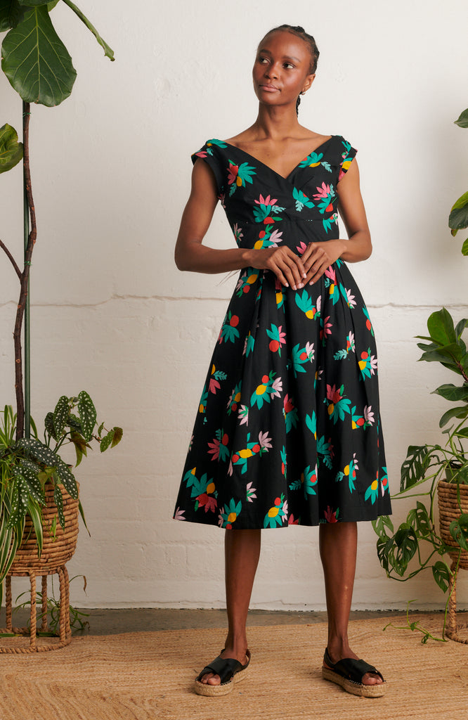 Emily and Fin - Papageien Kleid, 40s Florence Playful Parrots Dress in hotsell Navy XXL